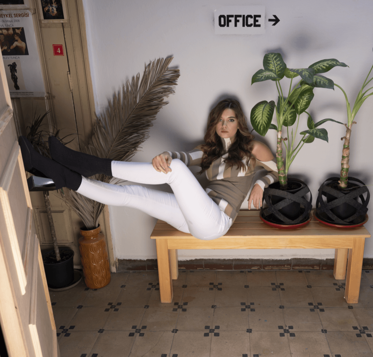 Afra saraçoğlu ayak